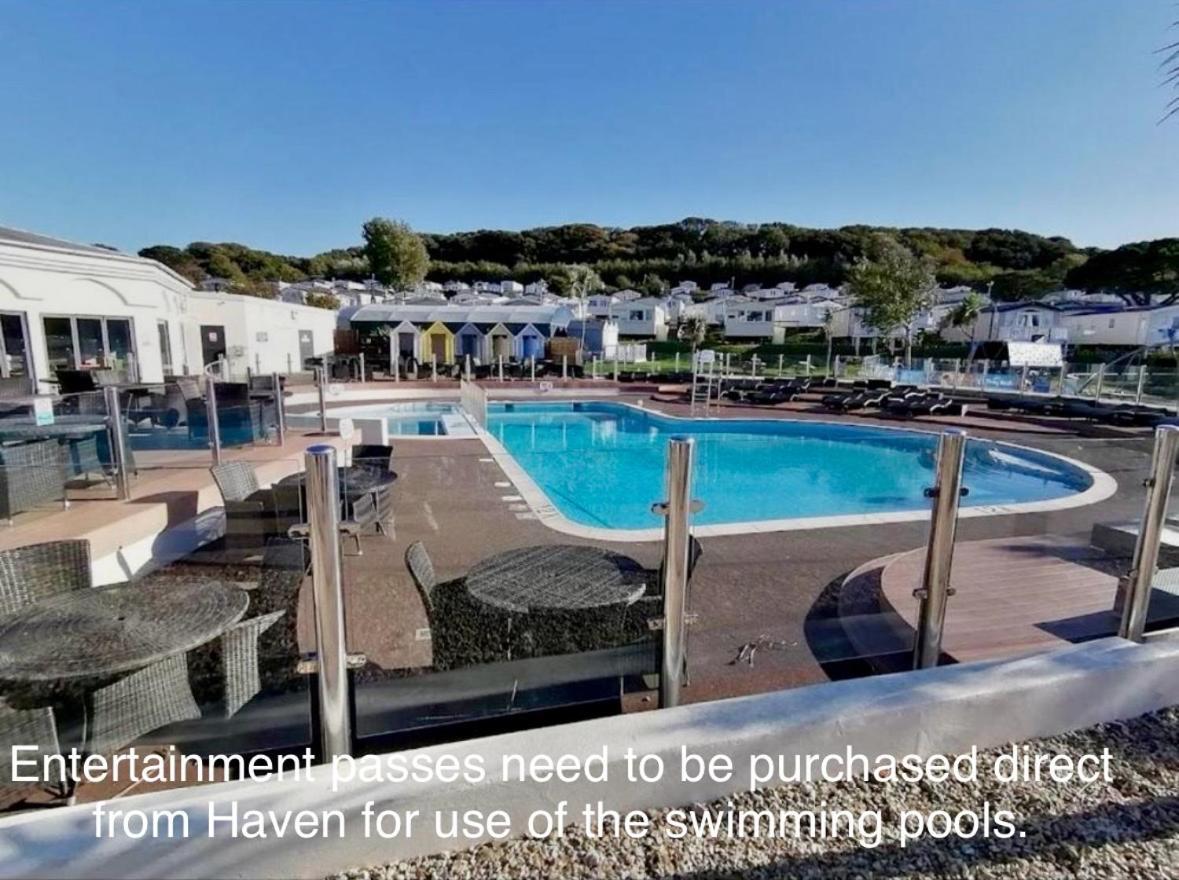 The Fleet Retreat Hotell Wyke Regis Eksteriør bilde